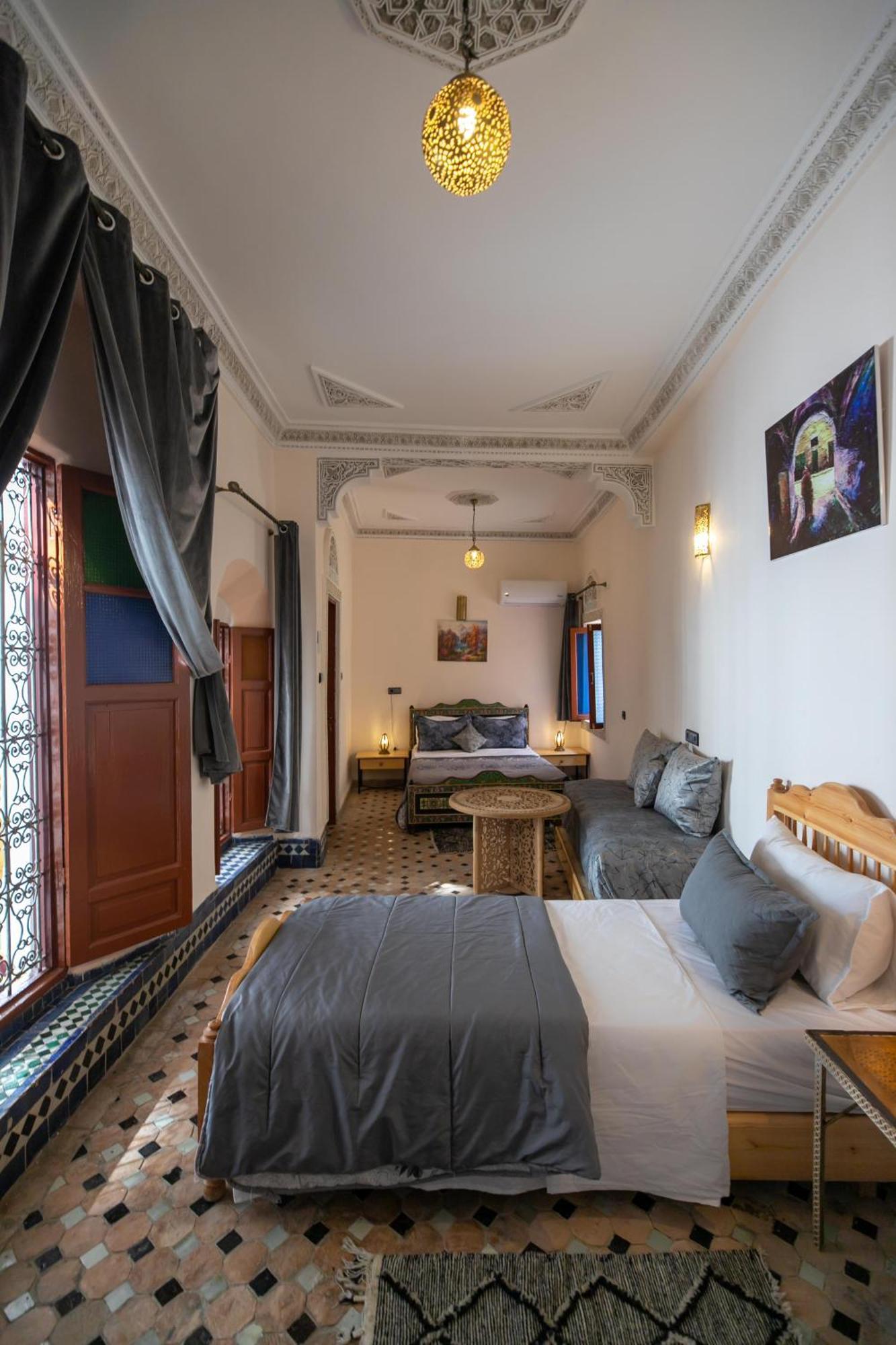 Riad Tarab פס מראה חיצוני תמונה